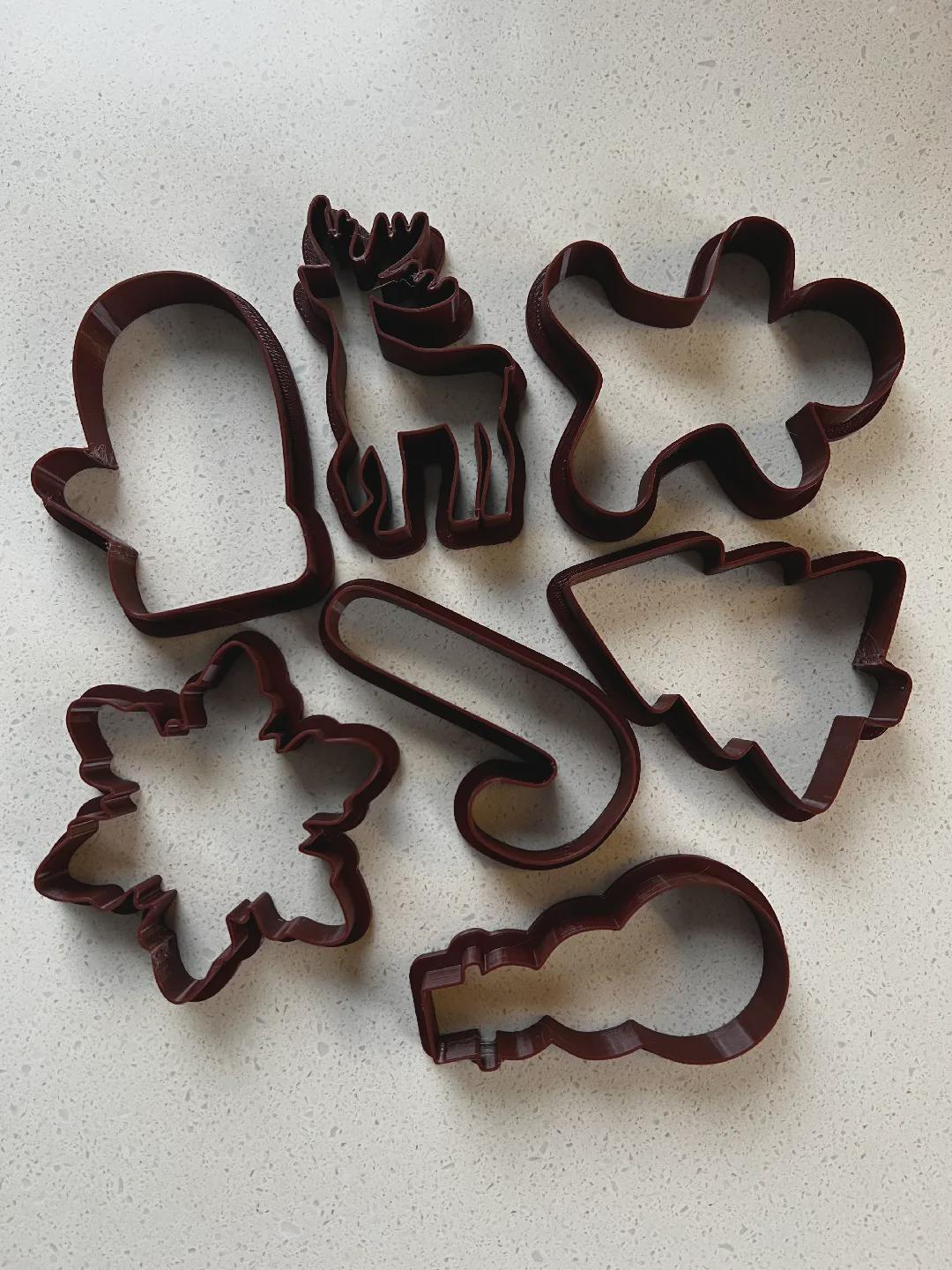 Festive 7-Piece Christmas Cookie Cutter Set | Candy Cane, Tree, Reindeer & More!