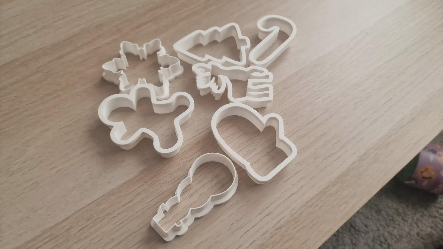 Festive 7-Piece Christmas Cookie Cutter Set | Candy Cane, Tree, Reindeer & More!