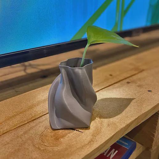 Spiral Vase – Modern 3D Printed Home Decor - Small and Large Sizes Available