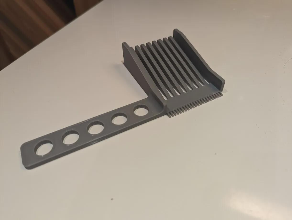 Fading & Blending Comb – Precision Hair Tool for Barbers and Stylists